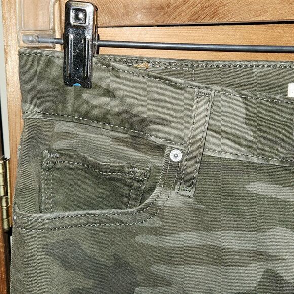 Levi Straus Green Camo 711 Skinny Ankle Pant Jean Denim Size 26 Cotton Polyester - Picture 10 of 10